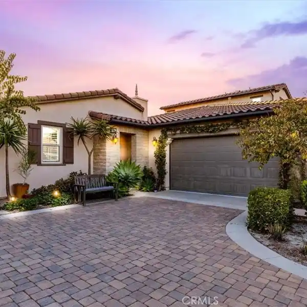 FABULOUS HILLSIDE HOME WITH SPECTACULAR VIEWS