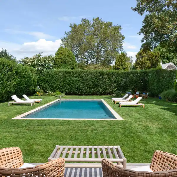 CLASSIC SIX BEDROOM COTTAGE FOR LEASE