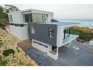 Luxury Coastal Living at Pinnacle Point Golf Estate