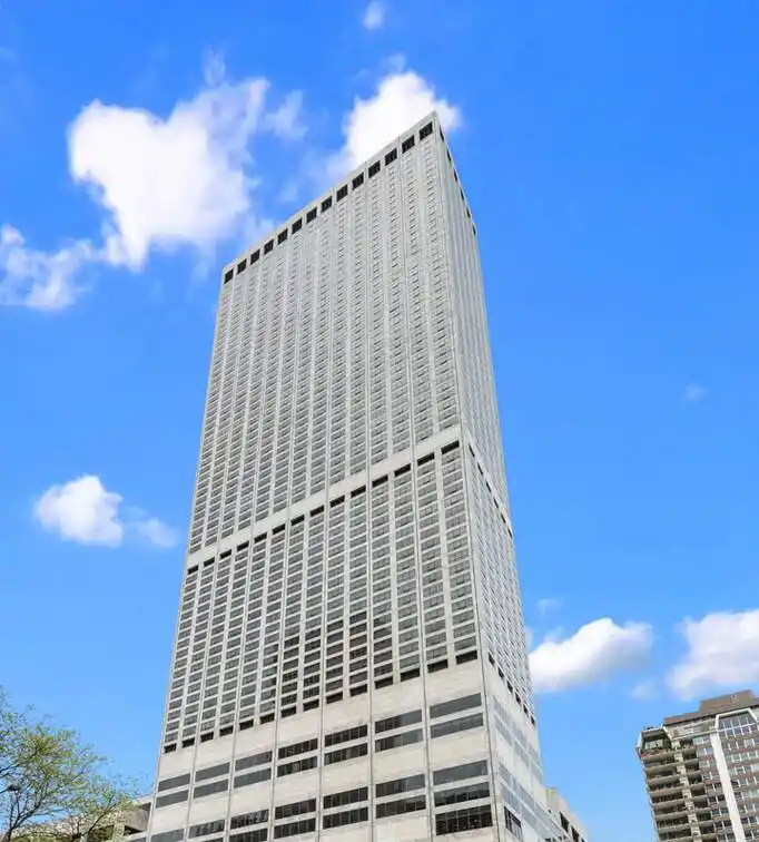 The Ultimate in Urban Luxury in Streeterville