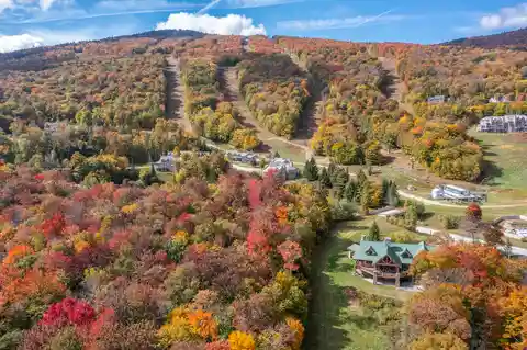 Spectacular Montana Lodge-Style Retreat