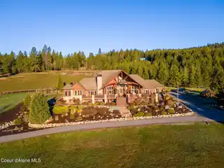 Exquisite Home in Cougar Gulch