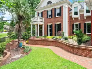 Turnkey Elegance with Infinity Pool
