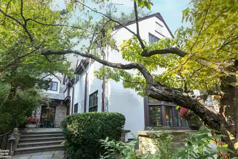 Classic 1925 Tudor