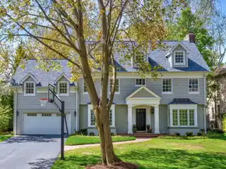 Elegant House in Secluded Neighborhood