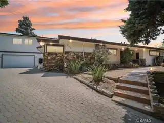 Exquisite Ultra-Private Entertainers Home