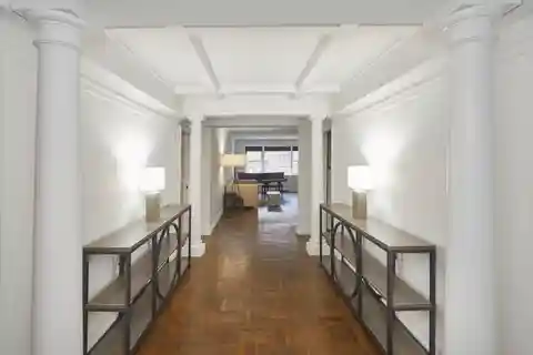 Popular Residence in Sutton House Luxury Co-op