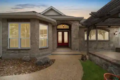 Private Five-Acre Luxurious Home