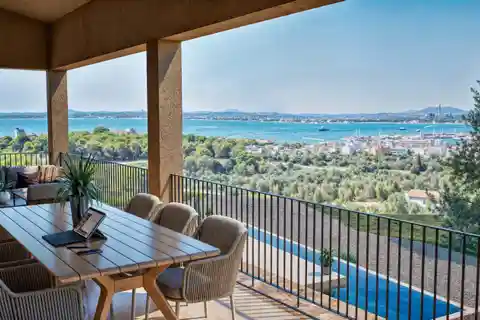 New Villa with Spectacular Sea Views