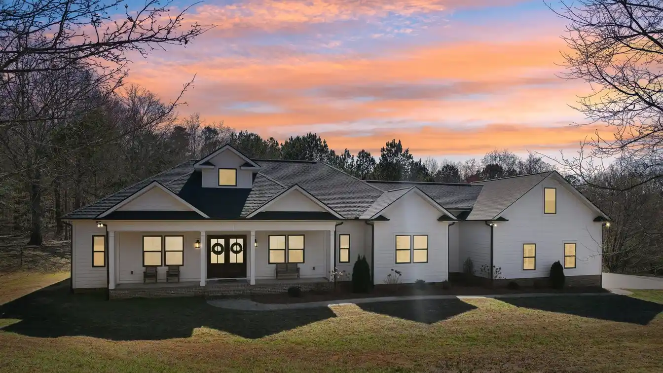 Stunning Farmhouse Retreat