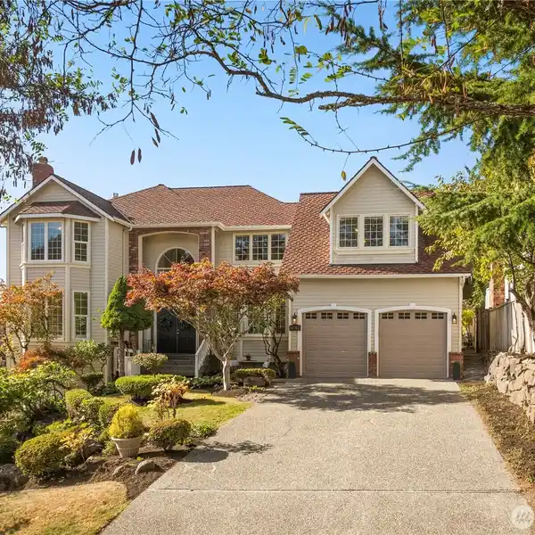 STUNNING DREAM HOME IN CHINA CREEK