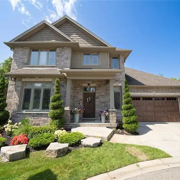 EXECUTIVE HOME IN THE EXQUISITE RIVERBEND COMMUNITY