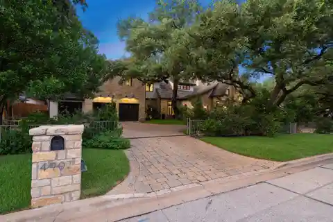 The Ultimate Rollingwood Estate