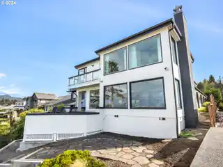 Seaside Home with Unrivaled Pacific Ocean Views