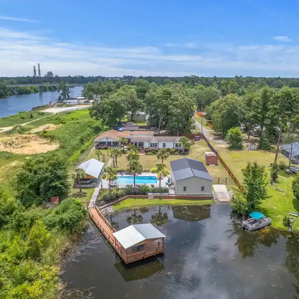 WATERFRONT PARADISE WITH POOL AND PRIVATE DOCK