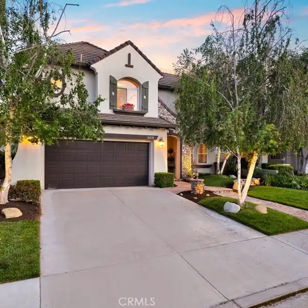 ENCHANTING VIEW HOME IN STEVENSON RANCH