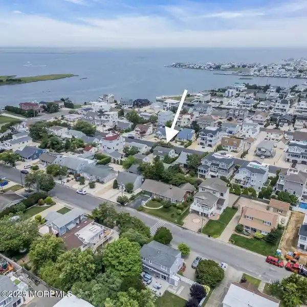 BUILD YOUR DREAM HOME STEPS FROM THE BAY