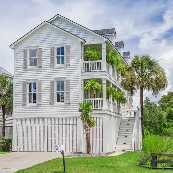 TIMELESS RESIDENCE IN THE OLD VILLAGE