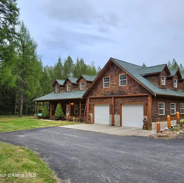 PRIVATE GATED FIVE-PLUS-ACRE PROPERTY