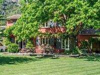 A SUPERB PROPERTY OOZING WITH CHARM IN A CONVENIENT LOCATION