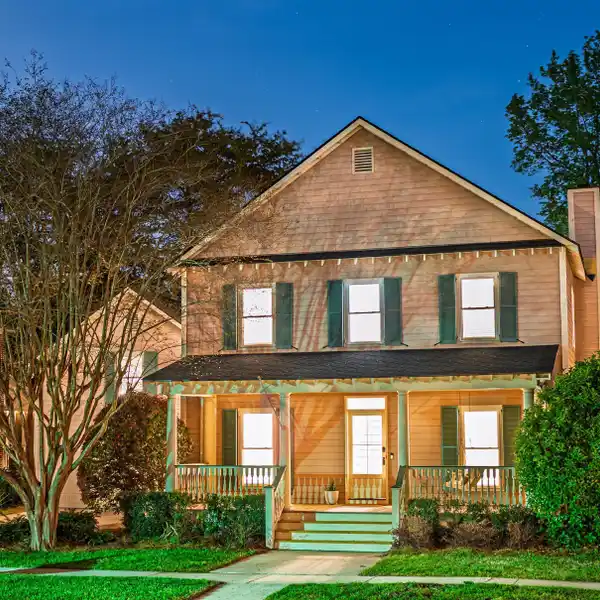 LOVELY HOME IN A QUAINT NEIGHBORHOOD