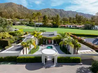 Mid-Century Elegance Meets a Delightful Palm Springs Vibe