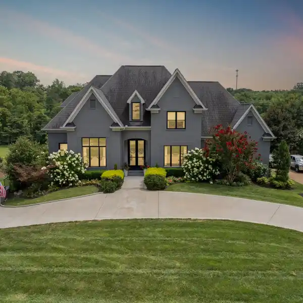 CLASSIC MEETS MODERN IN MULTIGENERATIONAL HAVEN