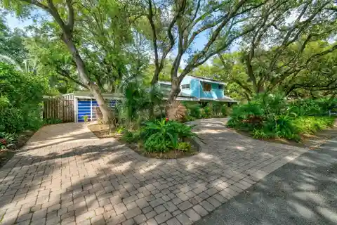 Charming Mid-Century Contemporary Home in the Heart of Palm Beach Gardens