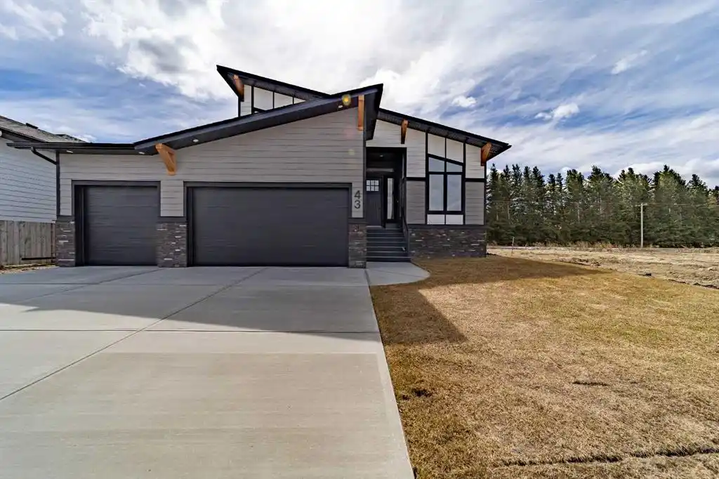 Brand-new Bungalow in the Vistas Development