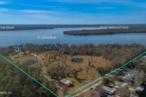 Gorgeous Home on 22 Amazing Riverfront Acres
