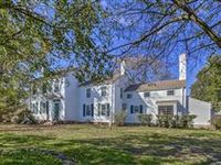EQUESTRIAN PROPERTY WITH MAIN HOME PLUS COTTAGE AND APARTMENTS
