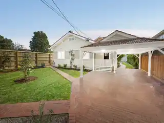 Captivating Home in a Gorgeous Setting