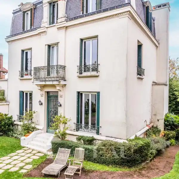 MAGNIFICENT LATE 19TH CENTURY PRIVATE MANSION