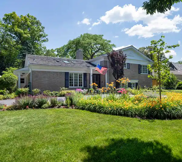 SOPHISTICATED JEWEL IN A PREMIER LOCATION
