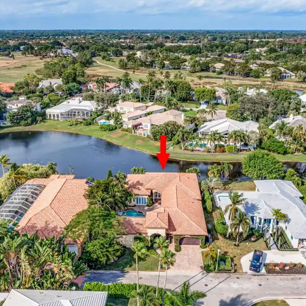 ELEGANT COURTYARD ESTATE WITH LAKE VIEWS AND GUEST HOUSE