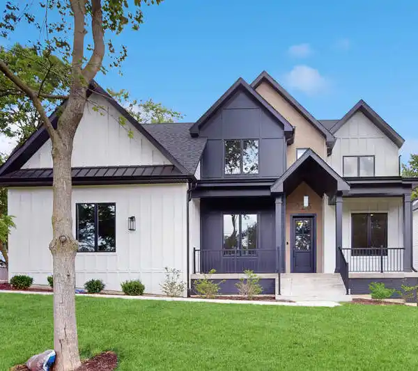 MODERN ELEGANCE MEETS UNBEATABLE LOCATION