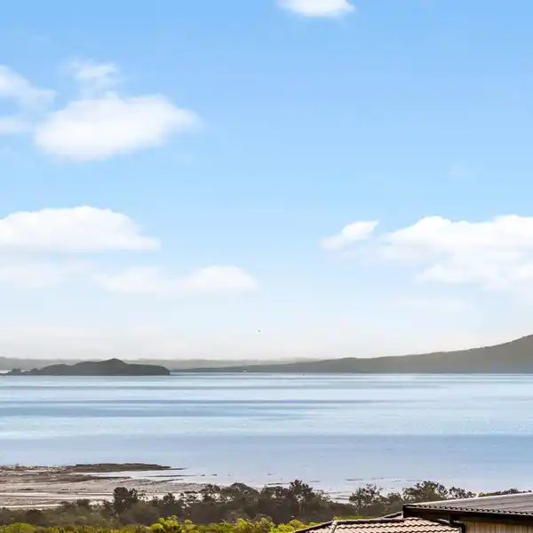 HAMPTON’S-INSPIRED COASTAL MASTERPIECE WITH GULF VIEWS