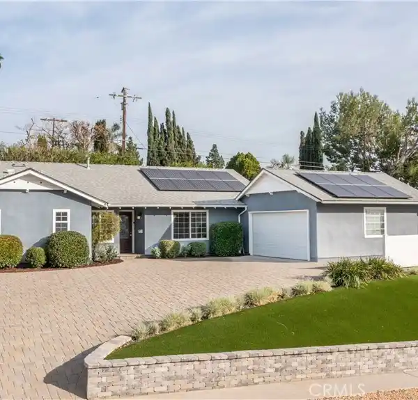 RECENTLY RENOVATED HOME OFFERING CONVENIENCE AND COMFORT