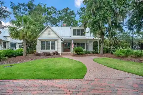 Stunning Lowcountry-Inspired Cottage