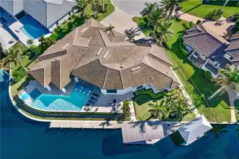 Spectacular Waterfront Estate