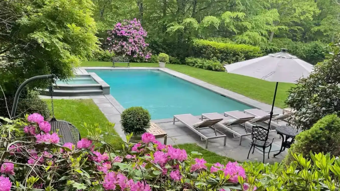 Beautiful East Hampton Home with Pool and Spa