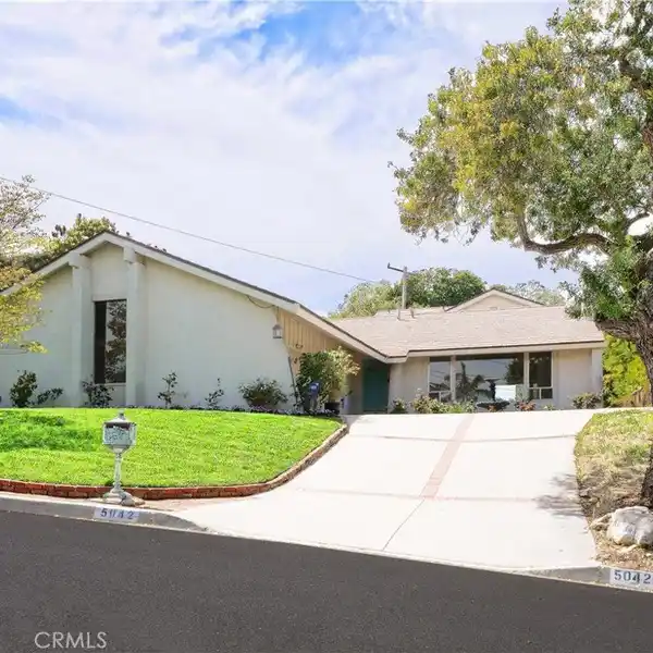 CUSTOM HOME ON A DESIRABLE CUL-DE-SAC