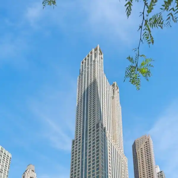FOUR SEASONS LUXURY LIVING WITH CITY VIEWS