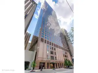 Magnificent Mile Luxury with Endless Lakefront Vistas