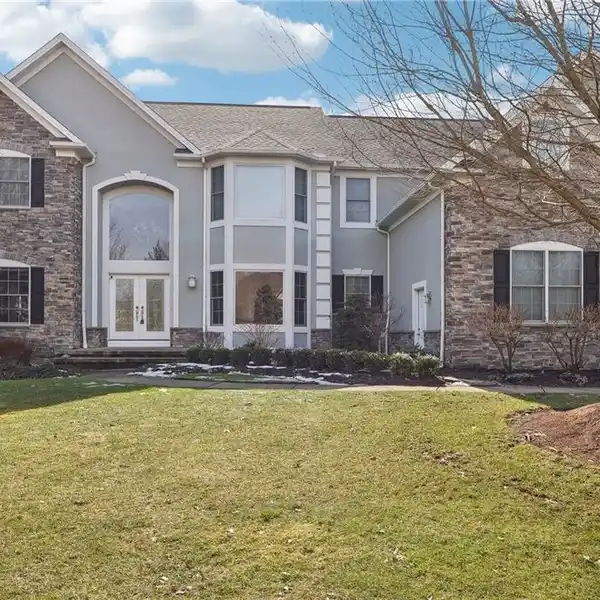 STUNNING FOUR-BEDROOM HOME
