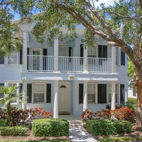 IMMACULATE AND SPACIOUS POOL HOME