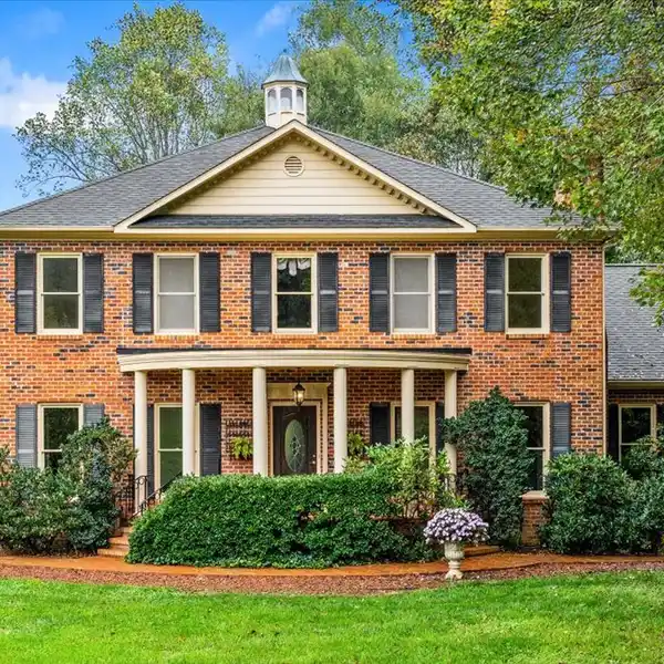 UNIQUE SIX-ACRE ESTATE