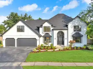 Elegant Estate Near Downtown Wheaton