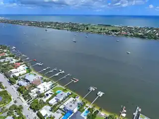 Fabulous New Modern Direct Intracoastal Waterfront Home