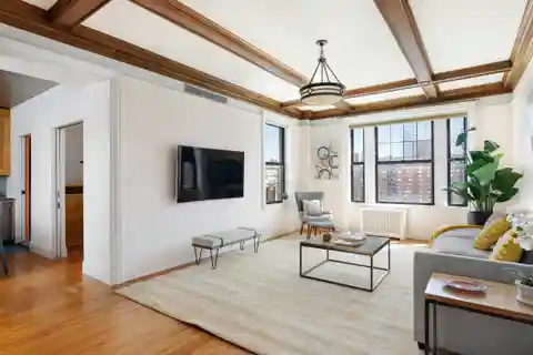 Grand Classic 7-room Home